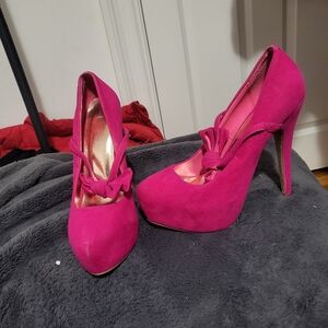 Cute velvet pink stilettos with adorable bows